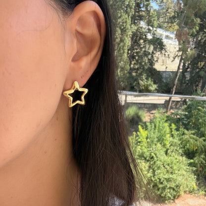 עגילי סטלה זהב - ear